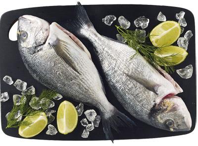 Świeża dorada patroszona Marinero