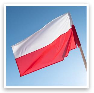 Flaga Polski na drzewcu